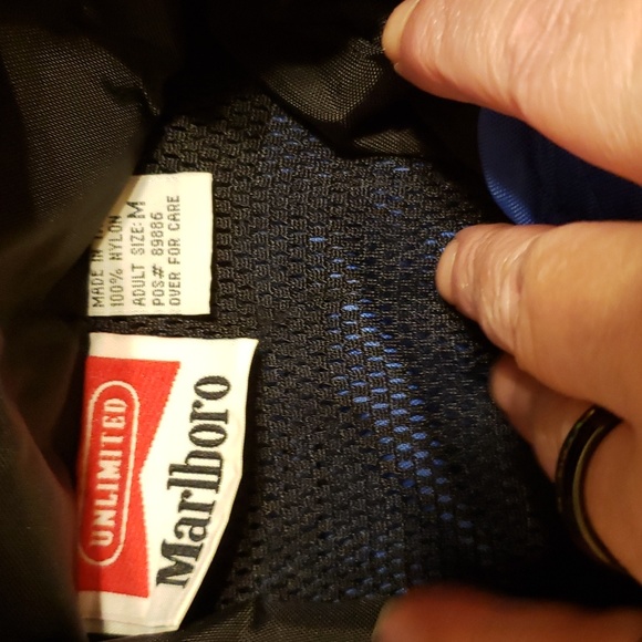 Marlboro Windbreaker Men's Medium. Has hood tucked in collar. - Picture 3 of 4